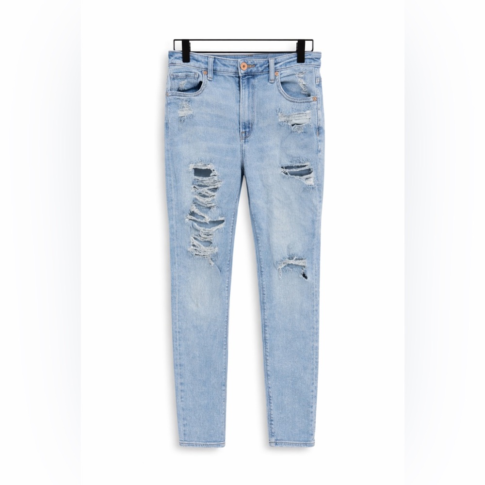 American Eagle Distressed Straight Mom Jeans Size 6 Long Light Wash Ripped Denim